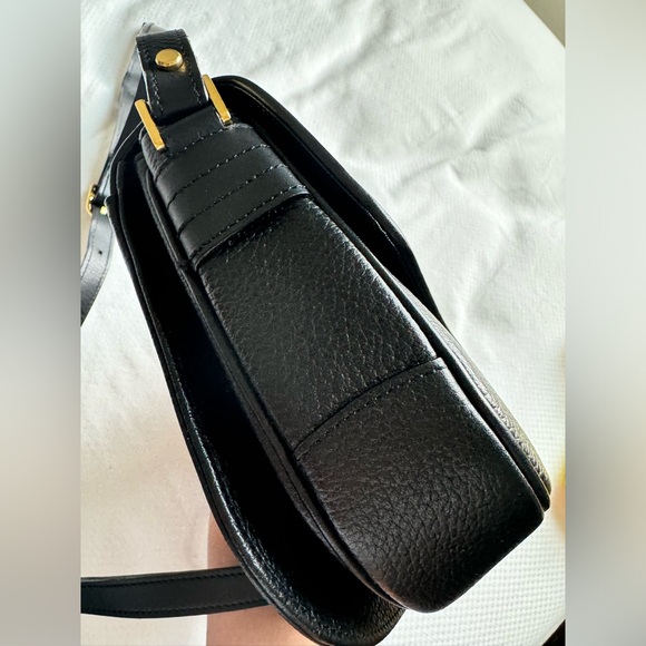 🙏Burberry Leather Sling Bag - Picture 7 of 16
